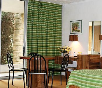 Hotel Les Cabanettes Arles